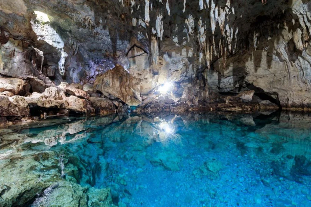 cueva-de-hinagdanan-1110x740-1-1024x683